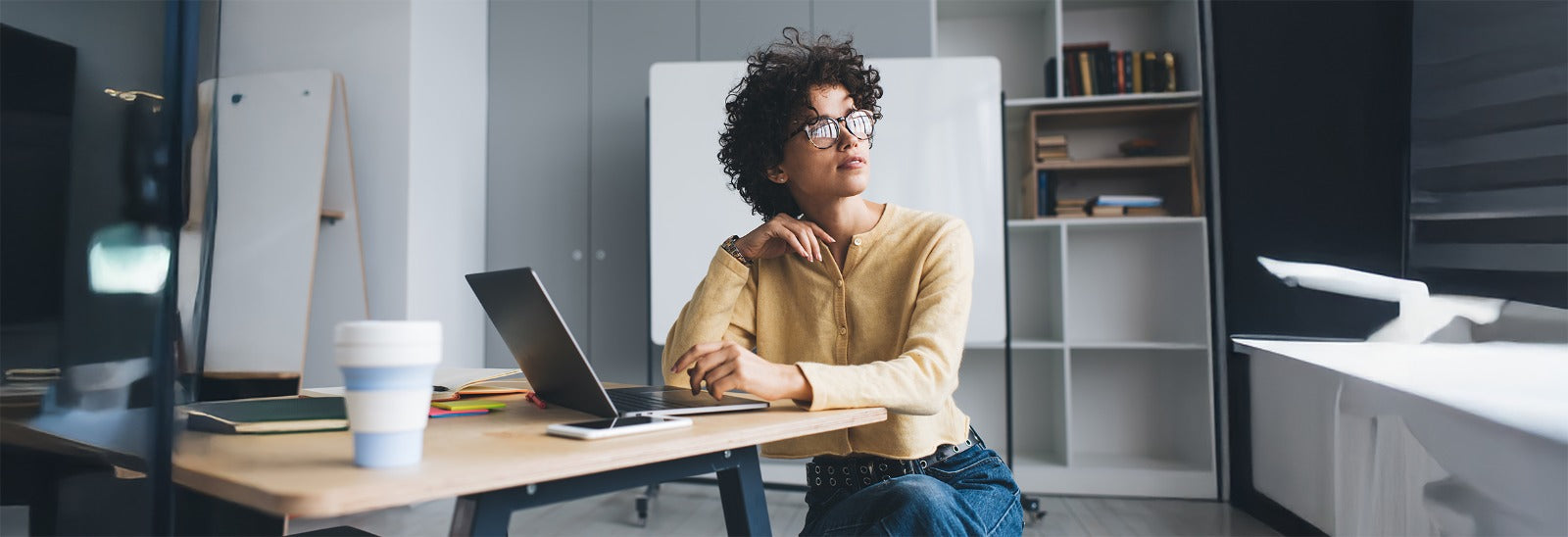Hábitos de Sueño y Rendimiento Laboral en Mujeres: Claves para el Éxito Profesional